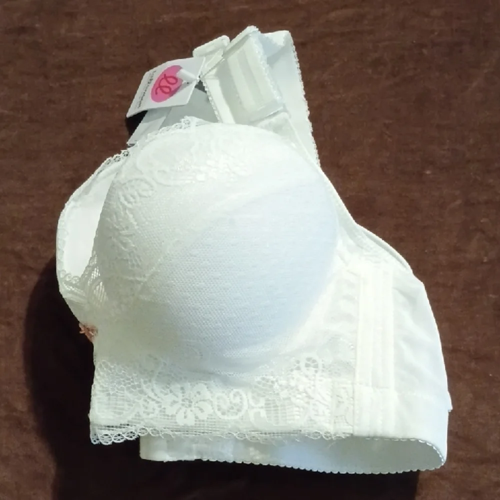 Luxurious White Lace Bra - Picture 11 of 16